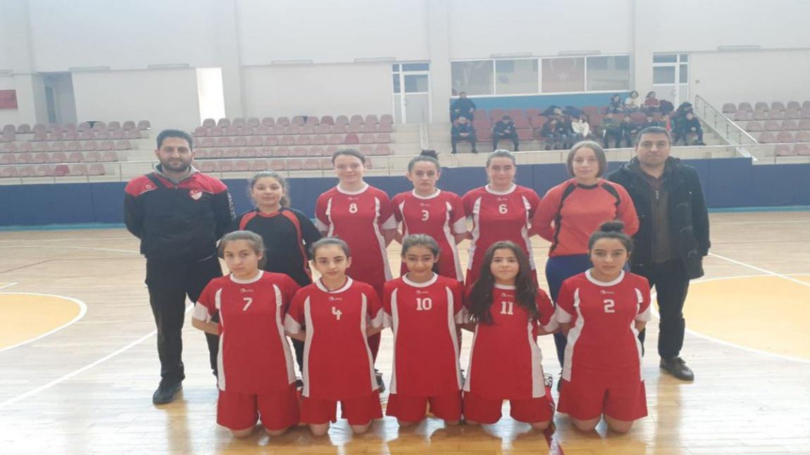 Kız ve Erkek Futsal Takımlarımızın Maçları Başladı
